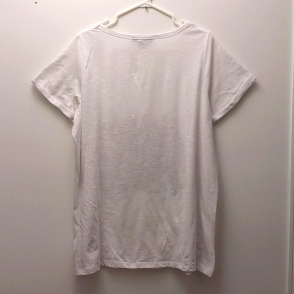 Love & Legend V-neck t-shirt for women sx 2X in white - Picture 2 of 6